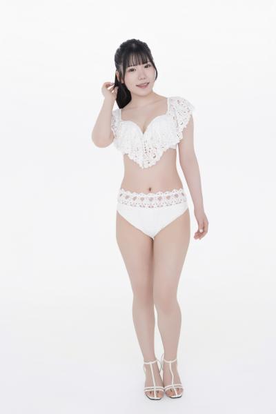 晴山梨花