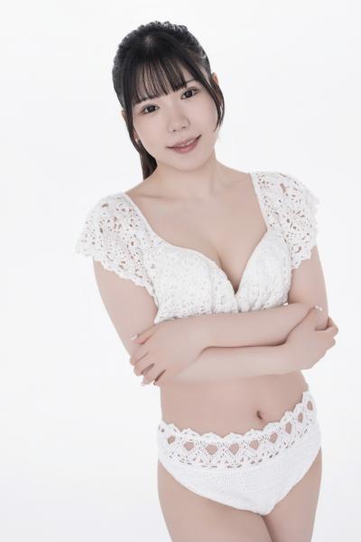 晴山梨花