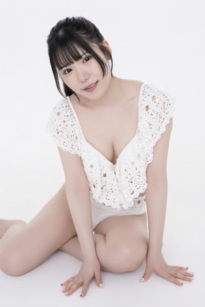 晴山梨花