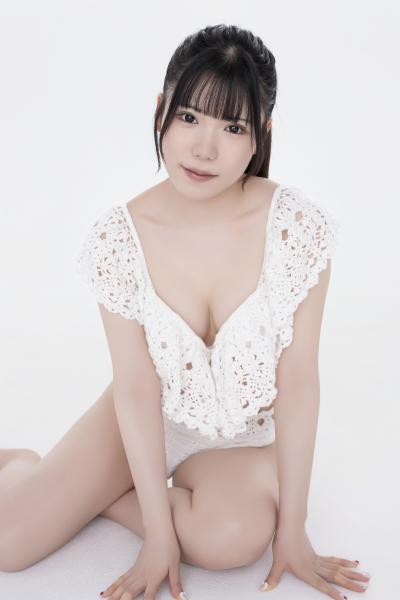 晴山梨花
