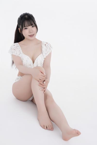 晴山梨花