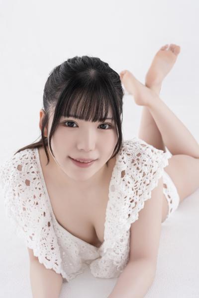 晴山梨花