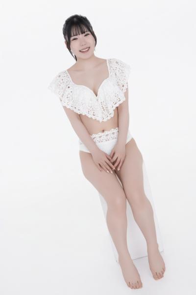 晴山梨花