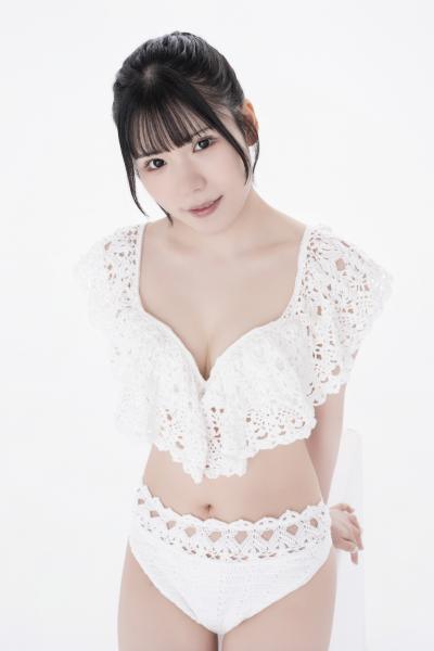 晴山梨花