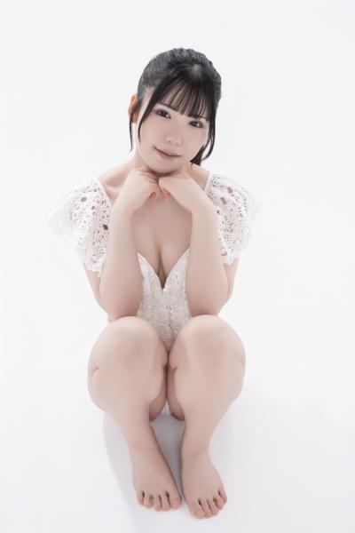 晴山梨花