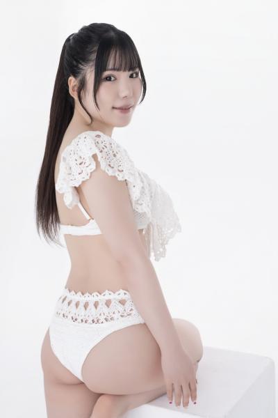 晴山梨花