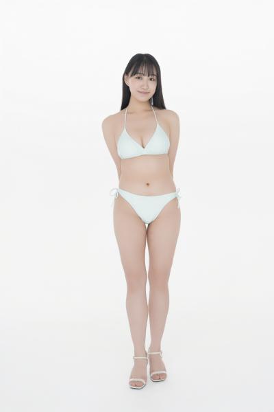八束くるみ