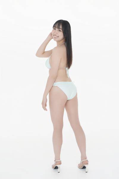 八束くるみ
