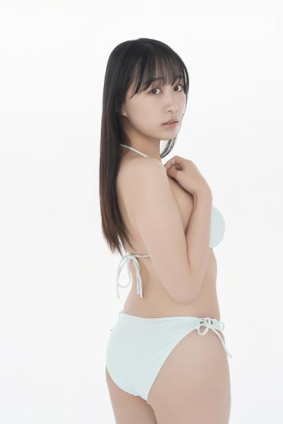 八束くるみ