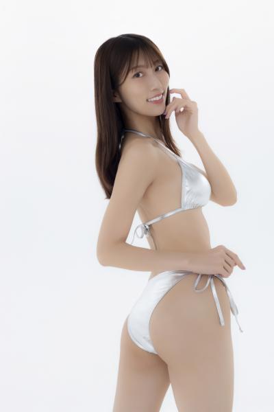 板野優花