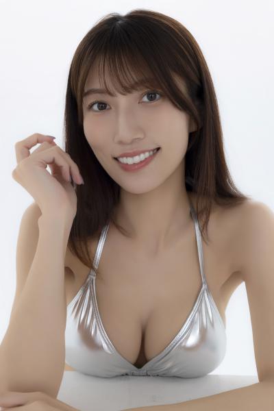 板野優花
